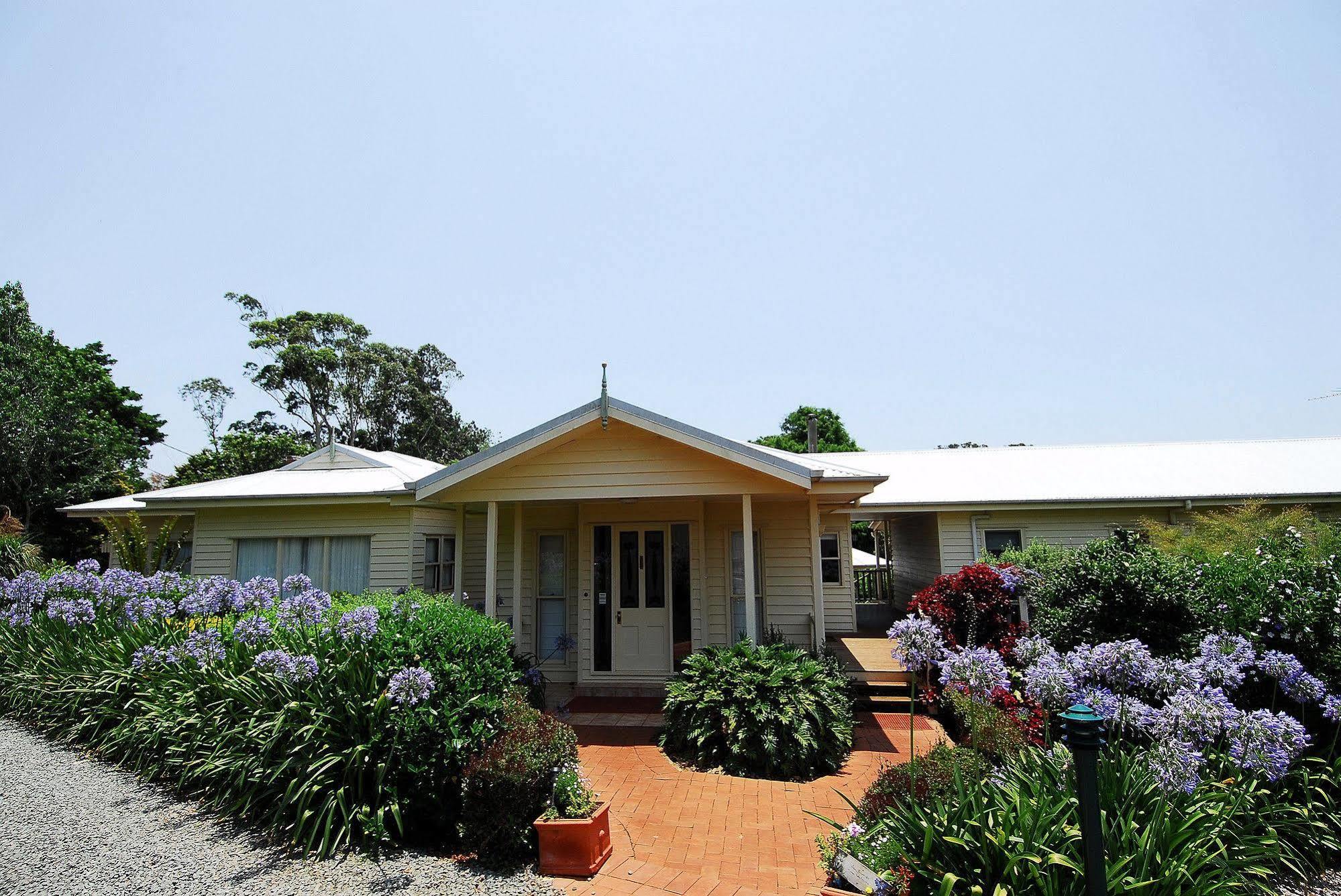 Camelot Boutique Accommodation Mount Tamborine Extérieur photo